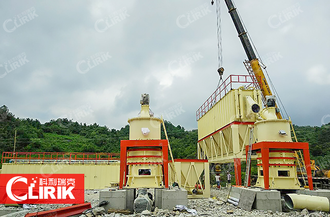 石膏粉用什么磨粉設(shè)備？石膏生產(chǎn)線工藝流程，石膏磨粉機(jī)加工設(shè)備